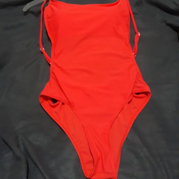 THE PAMELA - Size Large - Sunny Co Company - Ruby - Picture 5 of 7